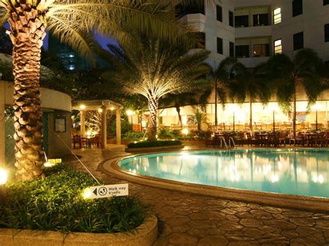 โรงแรมแกรนด์ไดมอนด์สวีท (Grand Diamond Suites Hotel).
